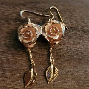 Beautiful peachy rose earrings